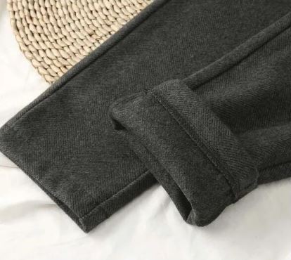 Elias | Tailored Trousers with Belt Loops and Button Closure