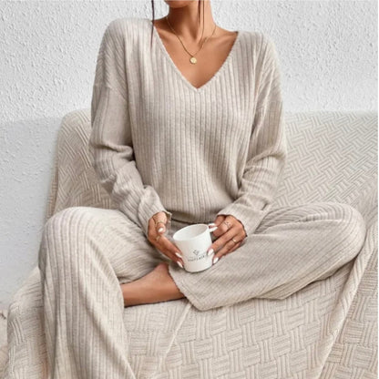Betty | Knitted Piece Set with Ribbed Texture