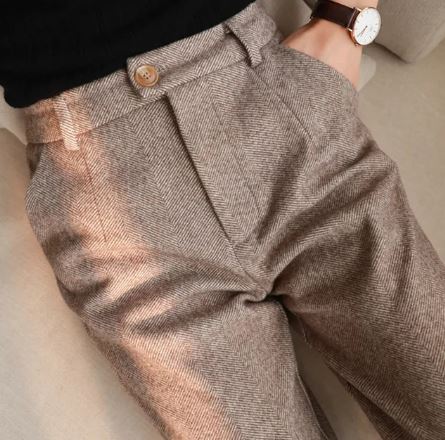 Elias | Tailored Trousers with Belt Loops and Button Closure